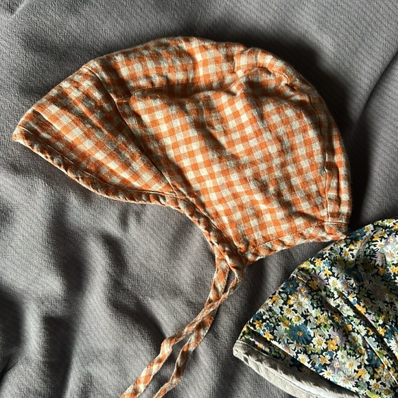Brair bonnets. Lot of 2. 2-4 years old. - Picture 2 of 5